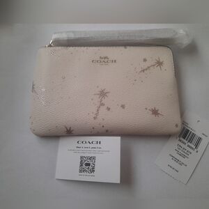 New Coach Wristlet With Star Print NWT